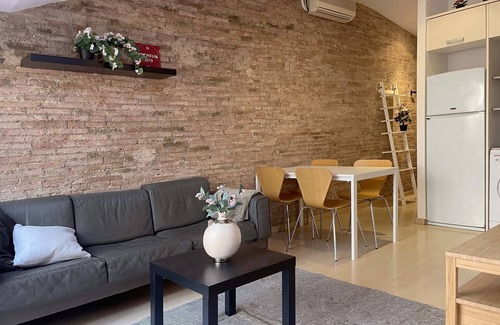 Terrassa Apartment | Apartamento Céntrico y con Balcón