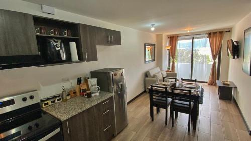 Zona 12 Apartment | Apartamento Centro de la Ciudad de Guatemala, zona 12 Edificio Petapolis