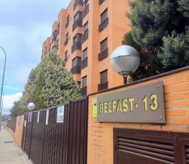 Rejas Apartment | Apartamento con aire acondicionado y piscina en las Mercedes, cerca del Plenilunio y del aeropuerto