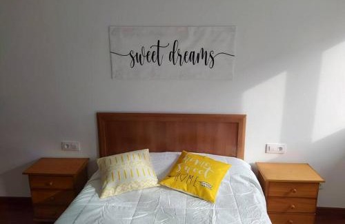 Samieira Apartment | Apartamento con jardín y piscina temporada verano privados