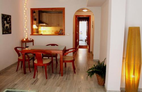 Distrito Sur Apartment | Apartamento Con Patio Cerca Mezquita
