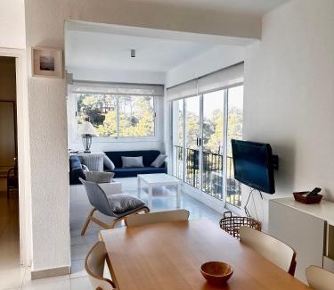 Pals Apartment | Apartamento con piscina y vistas al mar