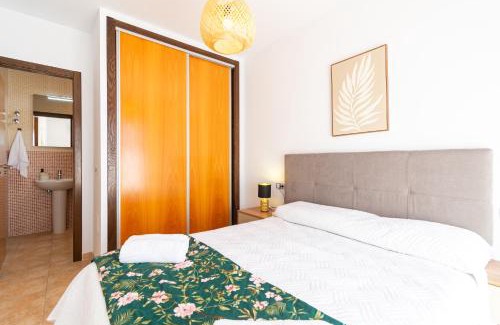 Los Geraeos Apartment | Apartamento con terraza y piscina en Los Collados - By Aloha Palma