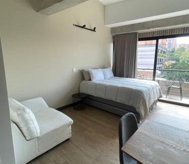 Los Naranjos Apartment | Apartamento con vista y aire acondicionado cerca a El Tesoro
