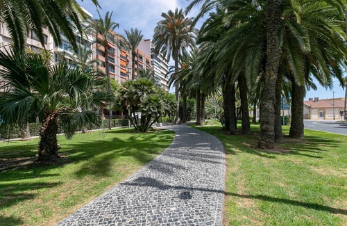 Ensanche Diputacion Apartment | Apartamento delicias near the Beach with A/C & Wi-Fi