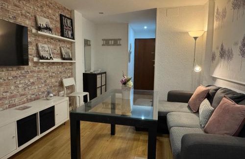 Distrito Noroeste Apartment | Apartamento Doña Berenguela con terraza privada