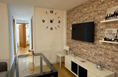Distrito Noroeste Apartment | Apartamento Doña Berenguela con terraza privada