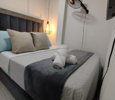 Estadio Apartment | Apartamento en Laureles, cerca a Metro, Estadio Atanasio Girardot, plaza de toros la Macarena rentalsOP AN04