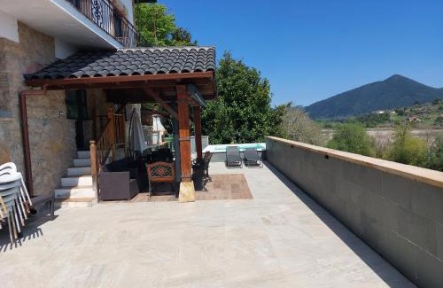 Nabarniz Apartment | Apartamento en pleno corazón de Urdaibai con piscina y muy cerca de las playas