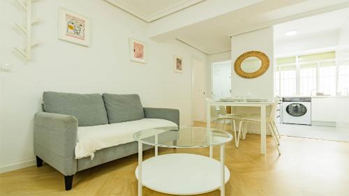 Leon XIII-Los Naranjos Apartment | Apartamento Luz de Macarena en Sevilla
