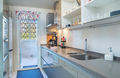 Sitio de Calahonda Apartment | Apartamento Mi Capricho near the Beach with Sea View, Pool & Wi-Fi