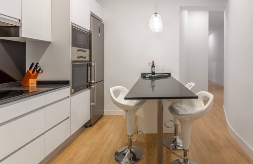 Castellana Apartment | Apartamento para 4 en Barrio de Salamanca (Diego de Leon II)