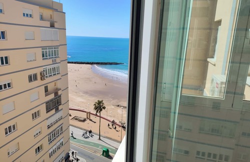Cadiz Condo | Apartamento Playa Santa María del Mar. Primera Línea de Playa
