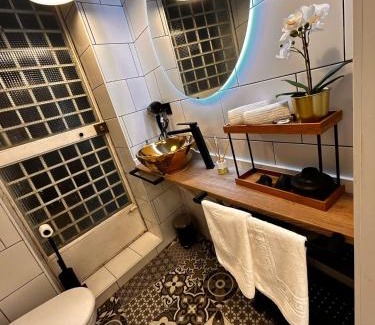 Central District Apartment | Apartamento pleno Centro Granada