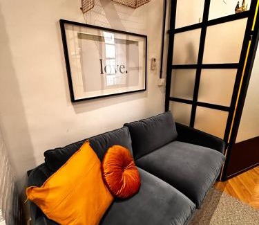 Central District Apartment | Apartamento pleno Centro Granada