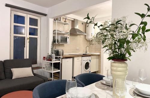 Bilbao la Vieja Apartment | Apartamento Puerta del Camino 5 - PATIO y WIFI
