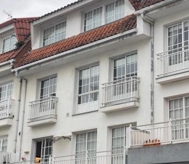Mino Apartment | Apartamento R14 en Miño con 2 dormitorios, salón-cocina, 1 baño y zona de lavandería, situado cerca de las playas