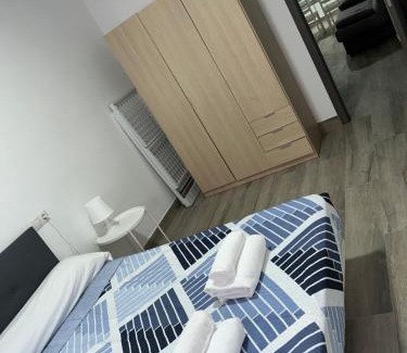 Bailen-Miraflores Apartment | Apartamento Tejares 4A