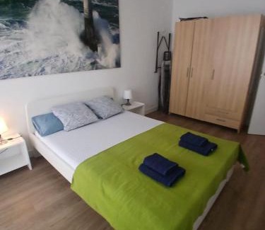 Bailen-Miraflores Apartment | Apartamento tejares