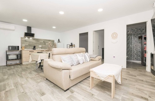 Rota House | APARTAMENTO TOM-ISI - Cozy Apartment in Rota with Free WiFi and 5 Minutes from the Beach