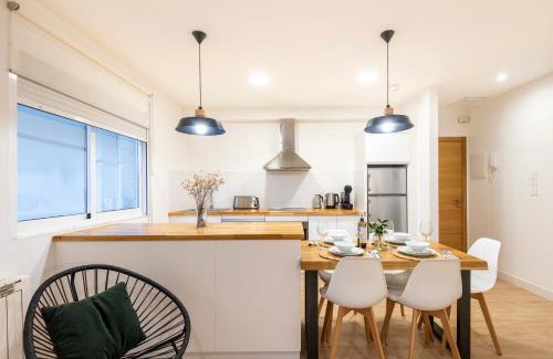 Portonovo Apartment | APARTAMENTO TURISTICO A 140 M PLAYA CANELIÑAS- Portonovo- 2 HABIT 4-6 pax 102