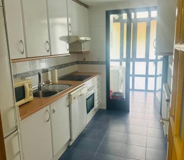 San Blas-Canillejas Apartment | Apartamentos aeropuerto Juan