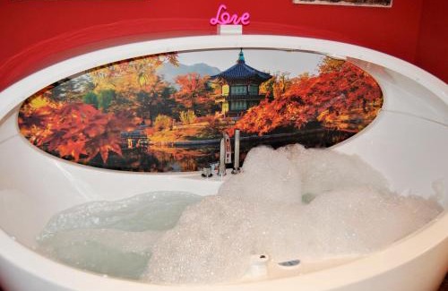 Collado Mediano Apartment | Apartamentos DELUXE Con Jacuzzi o Chimenea LOVE FOR TWO