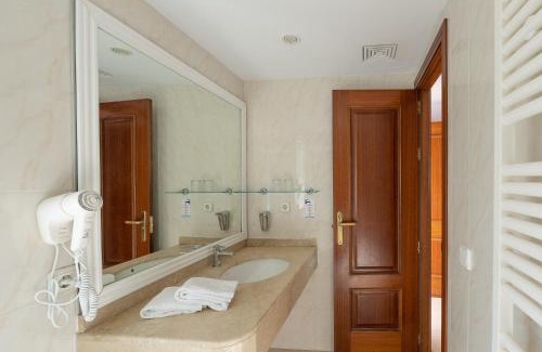 Peguera Apartment | Apartamentos Los Tilos