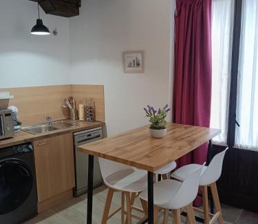 Avila Apartment | Apartamentos turisticos Ávila Puerta de Los Leales 1-2