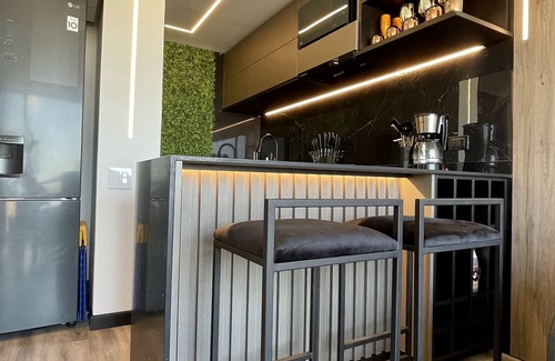 Suba Apartment | Apartasuite de Lujo Inteligente con Chimenea
