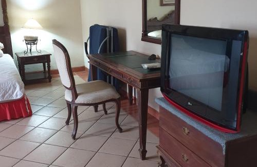 Bandulu Apartment | Apartemen Marbella anyer tower sadewa lt 5 view kolam renang & laut