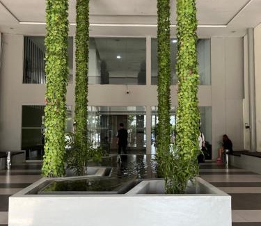 Cikarang Hotel | Apartemen Riverview Tower Mahakam By UVrooms