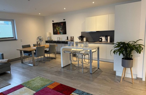 Altstadt-Nord Apartment | Apartes City Apartment with balcony. Direct city center location at the DOM & old town!
