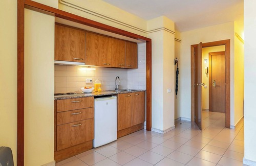 El Putget i Farro Apartment | Aparthotel Bertran