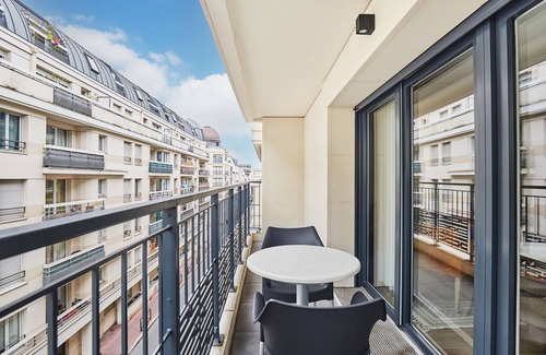 Levallois-Perret Apartment | ApartHotel Paris Levallois Maurice Ravel