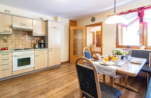 Bad Rippoldsau-Schapbach Apartment | Apartment 'Nr-70qm' with Mountain View, Shared Terrace and Wi-Fi