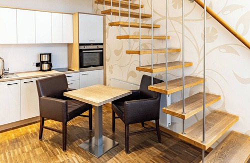 Brandenburg an der Havel Apartment | Apartment am Wasser mit Hausfloß und Sauna zur Dauermiete