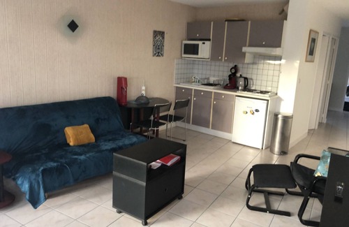 Saint-Georges-de-Didonne Apartment | Apartment 250m from the beach and 15 min by bike from the Royannais market