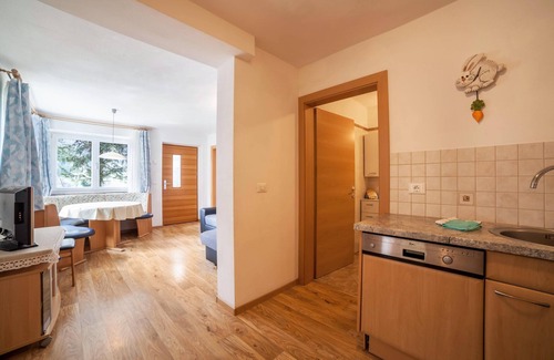 San Leonardo in Passiria Apartment | Apartment 'Haslingerhof Ferienwohnung Hirzer' with Mountain View, Terrace & Wi-Fi
