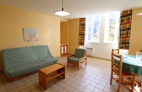 Saint-Vincent-de-Salers Apartment | Apartment Saint-Vincent-de-Salers, 1 bedroom, 2 persons