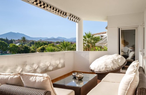 Puerto Banus Apartment | Apartment in Playa Rocío for 6 people | 220
