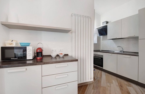 Castiglione Chiavarese Apartment | Apartment 'Ca' Rondine' with Sea View, Wi-Fi and Air Conditioning
