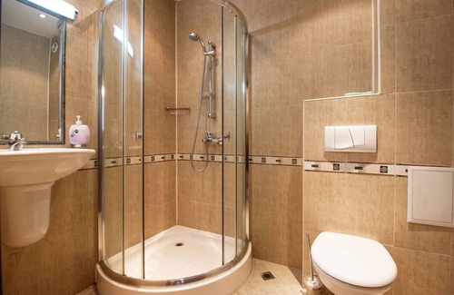 Kvartal Noviya Grad Apartment | Apartment 1 - 1 bedroom, lounge, central heating and kitchen
