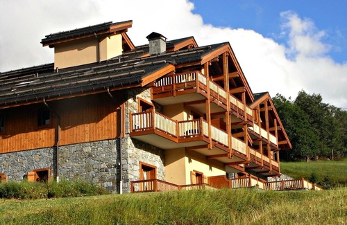 Saint-Martin-de-Belleville Ski Chalet | Apartment 1 in St. Martin de Belleville : Your Gem in the 3 Vallées