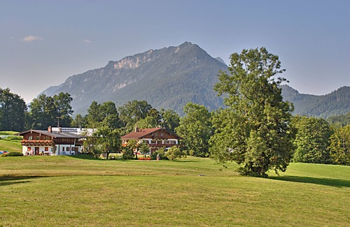 Bischofswiesen Apartment | Apartment 1 - Watzmannblick, for 1-4 persons, approx. 55 sqm, 1 bedroom, living room/bedroom, kitchenette, shower/WC, balcony