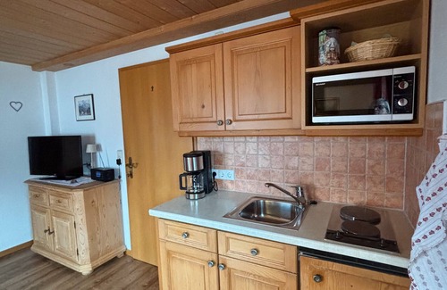 Kruen Apartment | Apartment '1' with Mountain View, Balcony and Wi-Fi