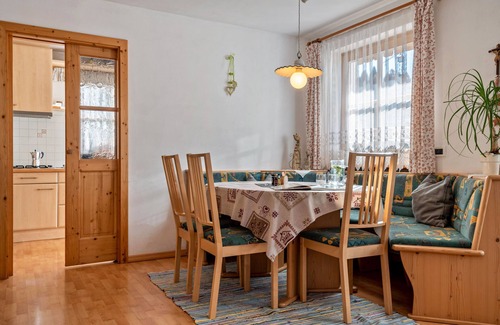 Badia Apartment | Apartment '1' with Mountain View, Shared Garden and Wi-Fi