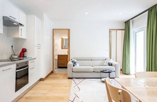Brides-les-Bains Apartment | Apartment '101' with Shared Garden and Wi-Fi