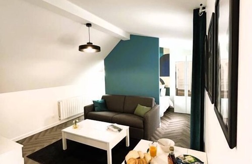 Montreuil Apartment | Apartment 13 - L'ATELIER
