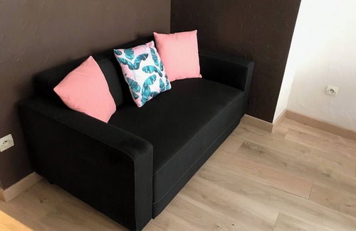 Ville Haute Apartment | Apartment 2 adults 2 children in the old town by La Source d'OrFée